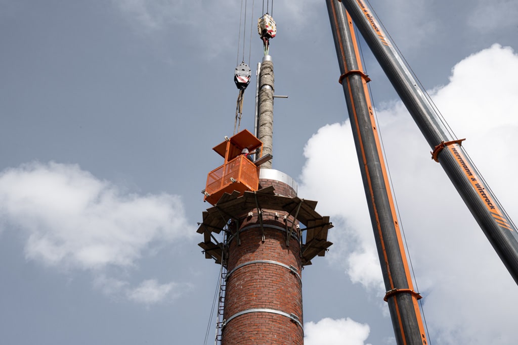 Fertig installiertes Abgassystem im denkmalgeschützten Mauerwerkskamin